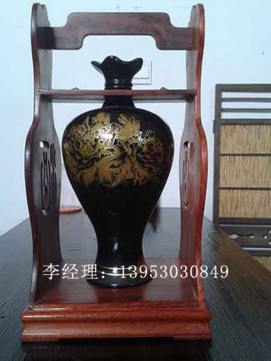 點(diǎn)擊查看詳細(xì)信息<br>標(biāo)題：白酒提籃 閱讀次數(shù)：3313