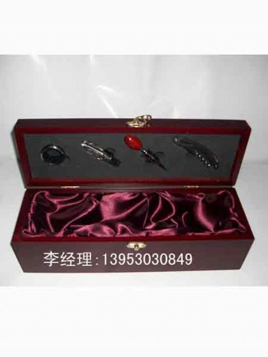 點擊查看詳細信息<br>標(biāo)題：紅酒木盒 閱讀次數(shù)：2802