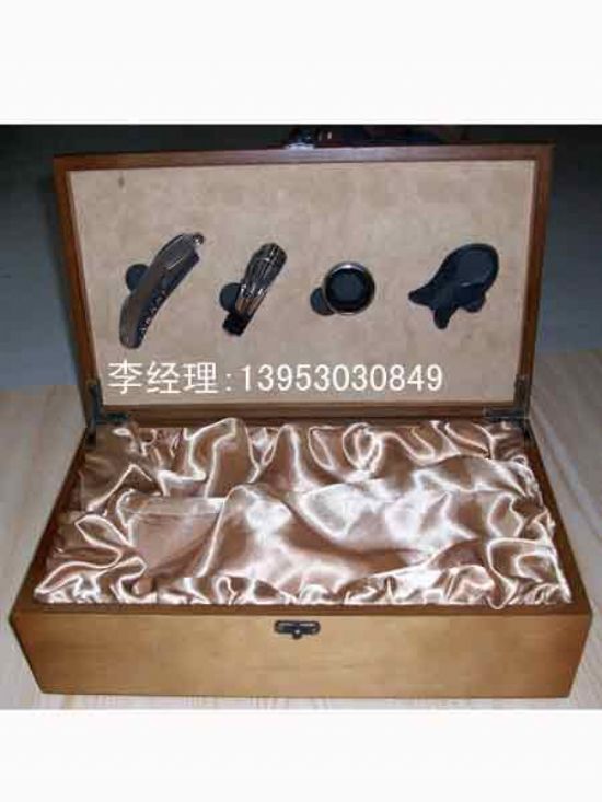 點(diǎn)擊查看詳細(xì)信息<br>標(biāo)題：紅酒木盒 閱讀次數(shù)：2549