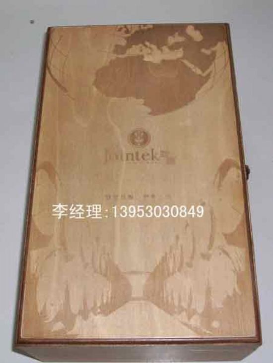 點(diǎn)擊查看詳細(xì)信息<br>標(biāo)題：紅酒木盒 閱讀次數(shù)：2543