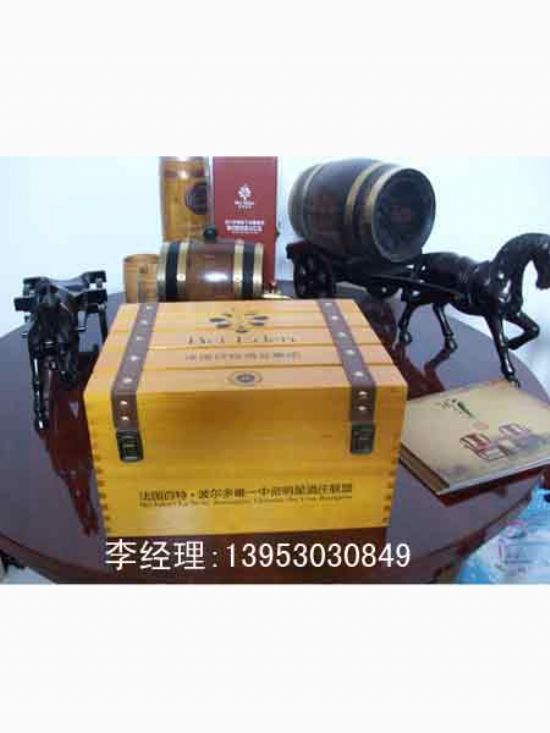 點(diǎn)擊查看詳細(xì)信息<br>標(biāo)題：紅酒木盒 閱讀次數(shù)：2405